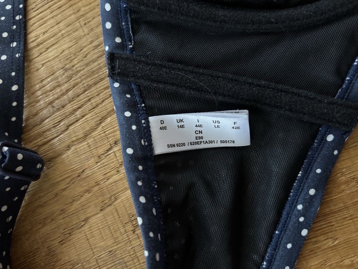 Esprit Costumi da bagno & Bikini: Esprit Bikinioberteil mit Pünktchenmuster - Grösse 40E – Usato da Steffisburg venduto da Kudiru 2