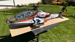 Apache  AH-64 Scale Helikopter 700