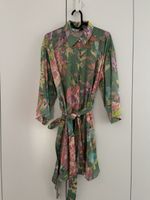 Zara Blusenkleid floral gruen