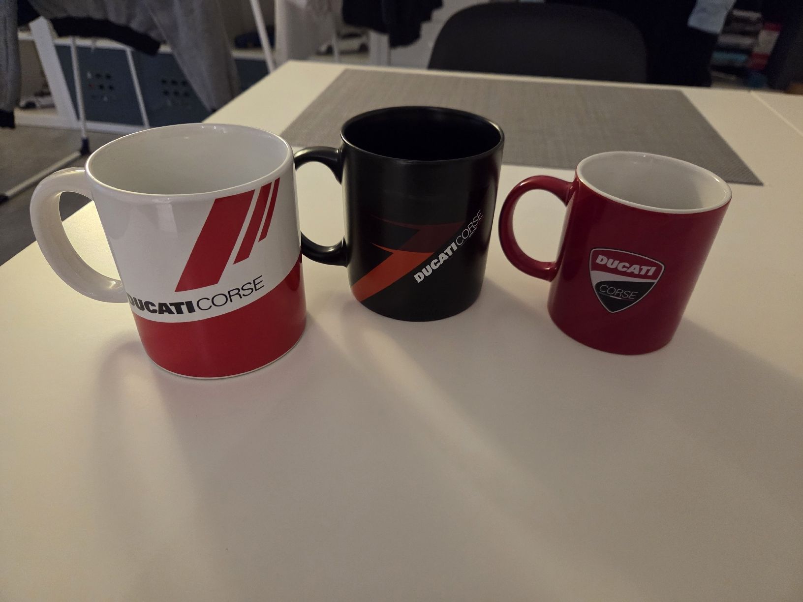 Tazze: Ducati Tassen  – Usato da Bassersdorf venduto da Hockeygoalie84 2