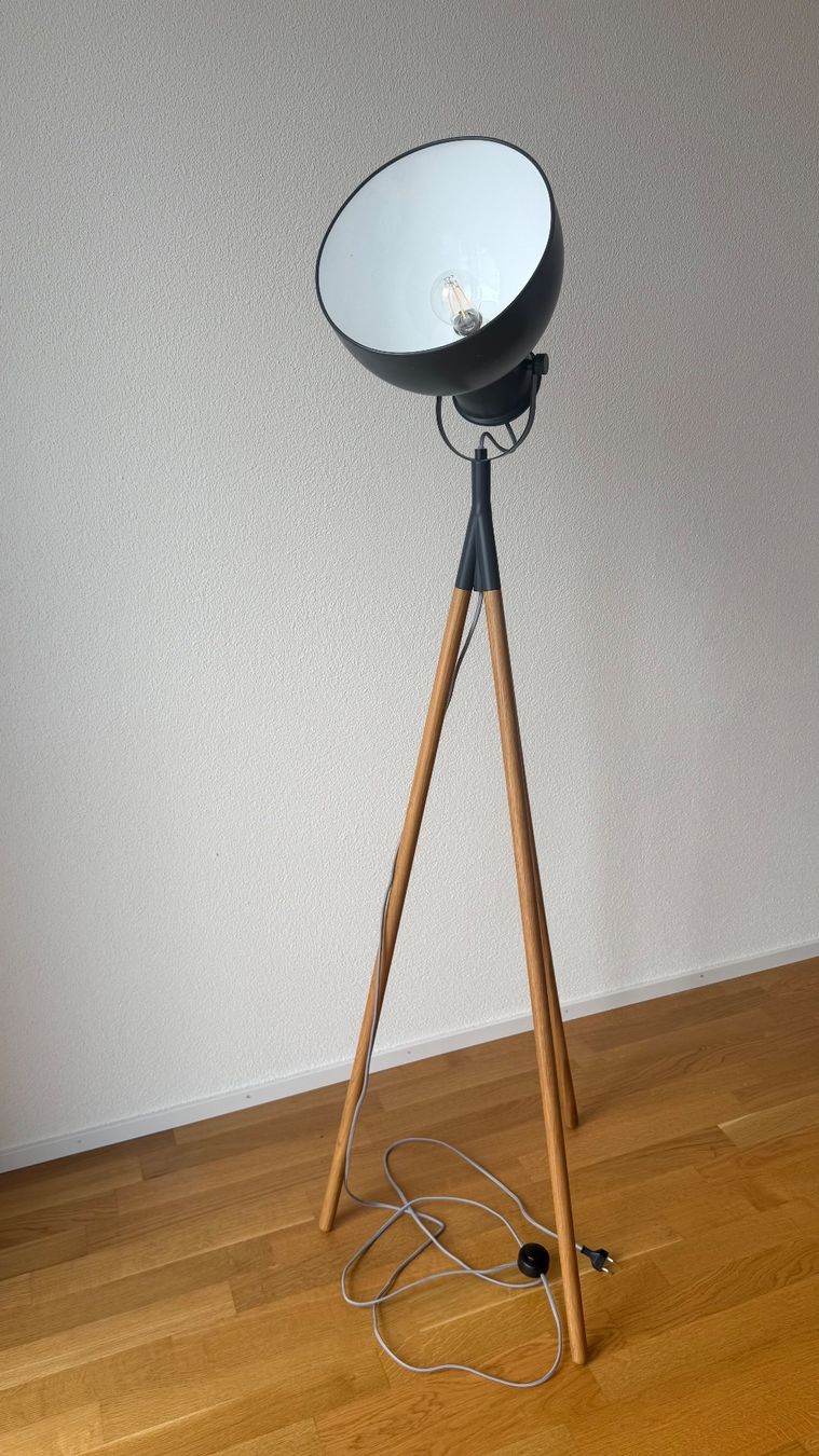 Lampes: Stehleuchte – D'occasion à Bad Zurzach par Slash660