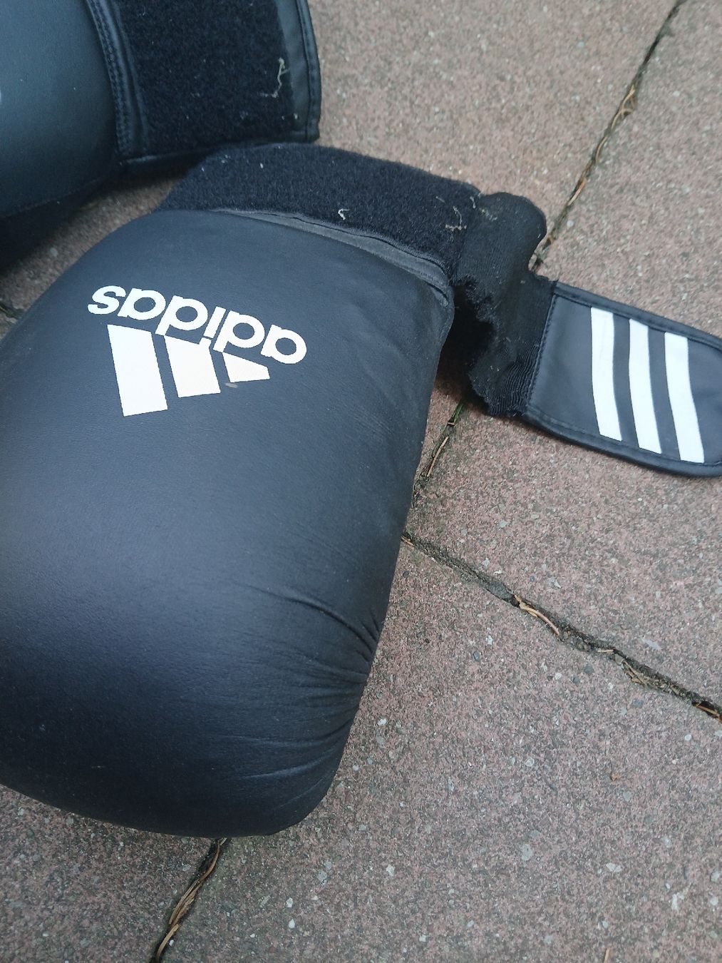 Adidas Guanti & manicotti: Boxhandschuhe Adidas schwarz gebraucht – Usato da Bern venduto da jon_552k 3