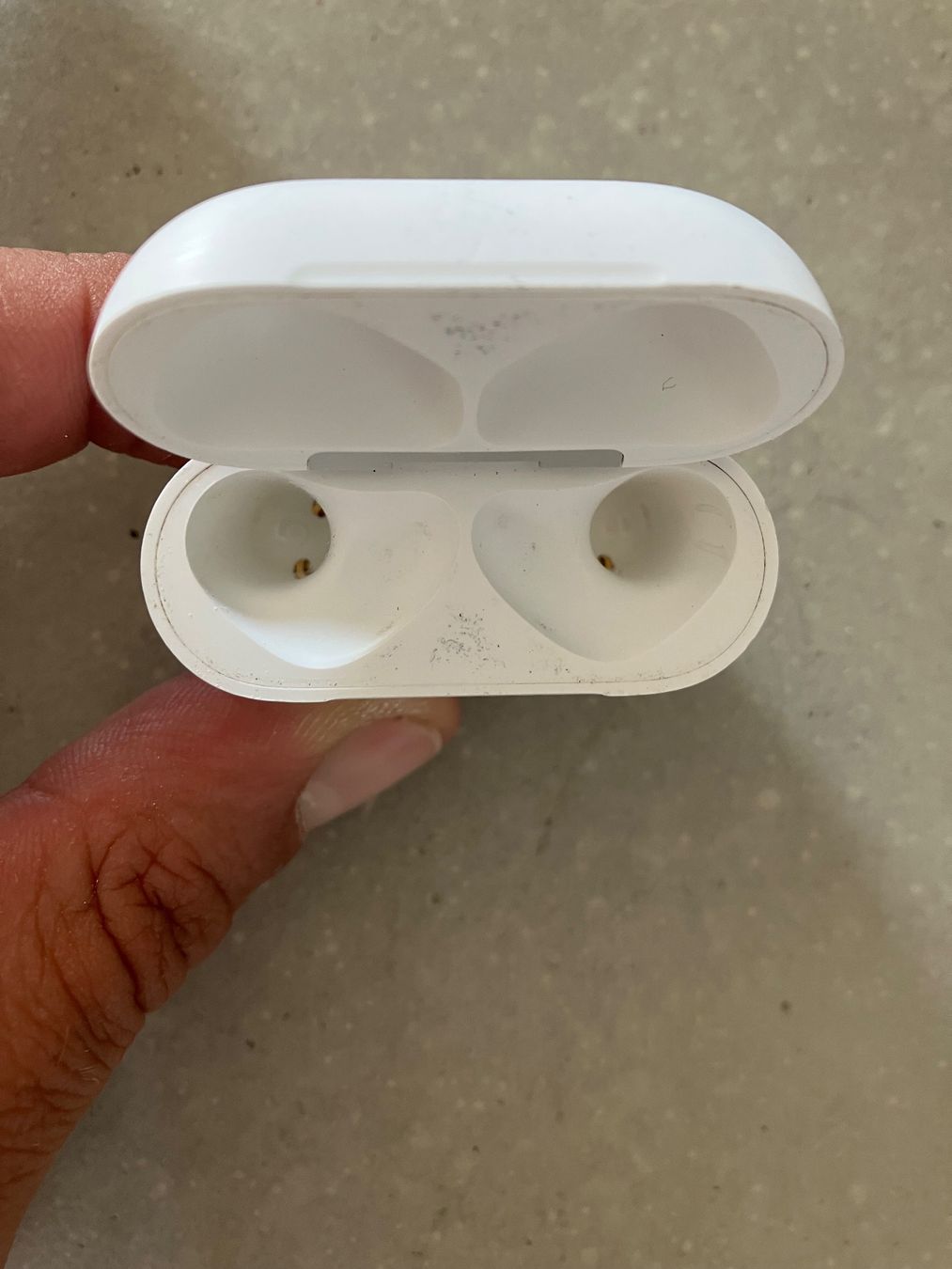 Apple Casques audio: APPLE AIRPODS 4 CASE ANC – D'occasion à Lausanne par mr.v 3
