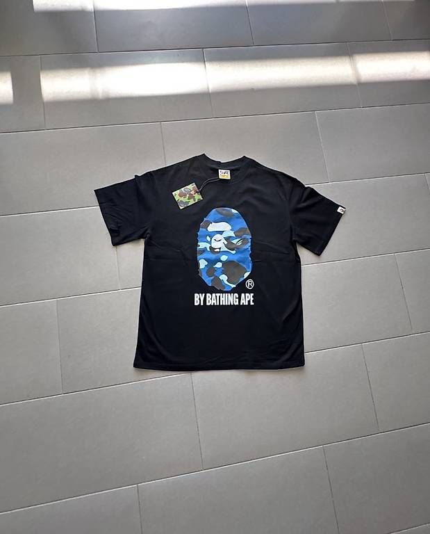 T-shirts: Bape tshirt  – Neuf avec emballage d'origine à Liestal par Adriennsely