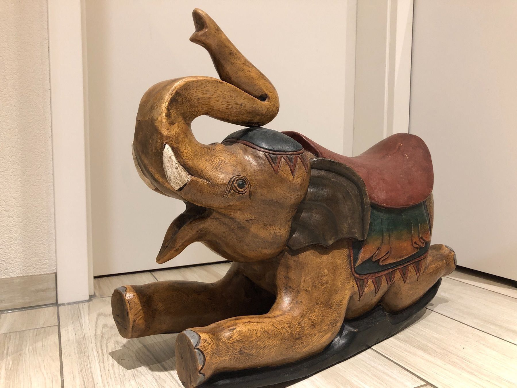 Sculture & Statue: Elefant wunderschön und massiv – Usato da Gelterkinden venduto da Familienferien 1