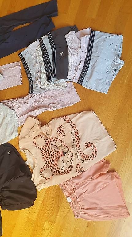 Lotti & Set di vestiti: Kleiderset Mädchen 150 – Usato da Niederwangen b. Bern venduto da thurncaro 1