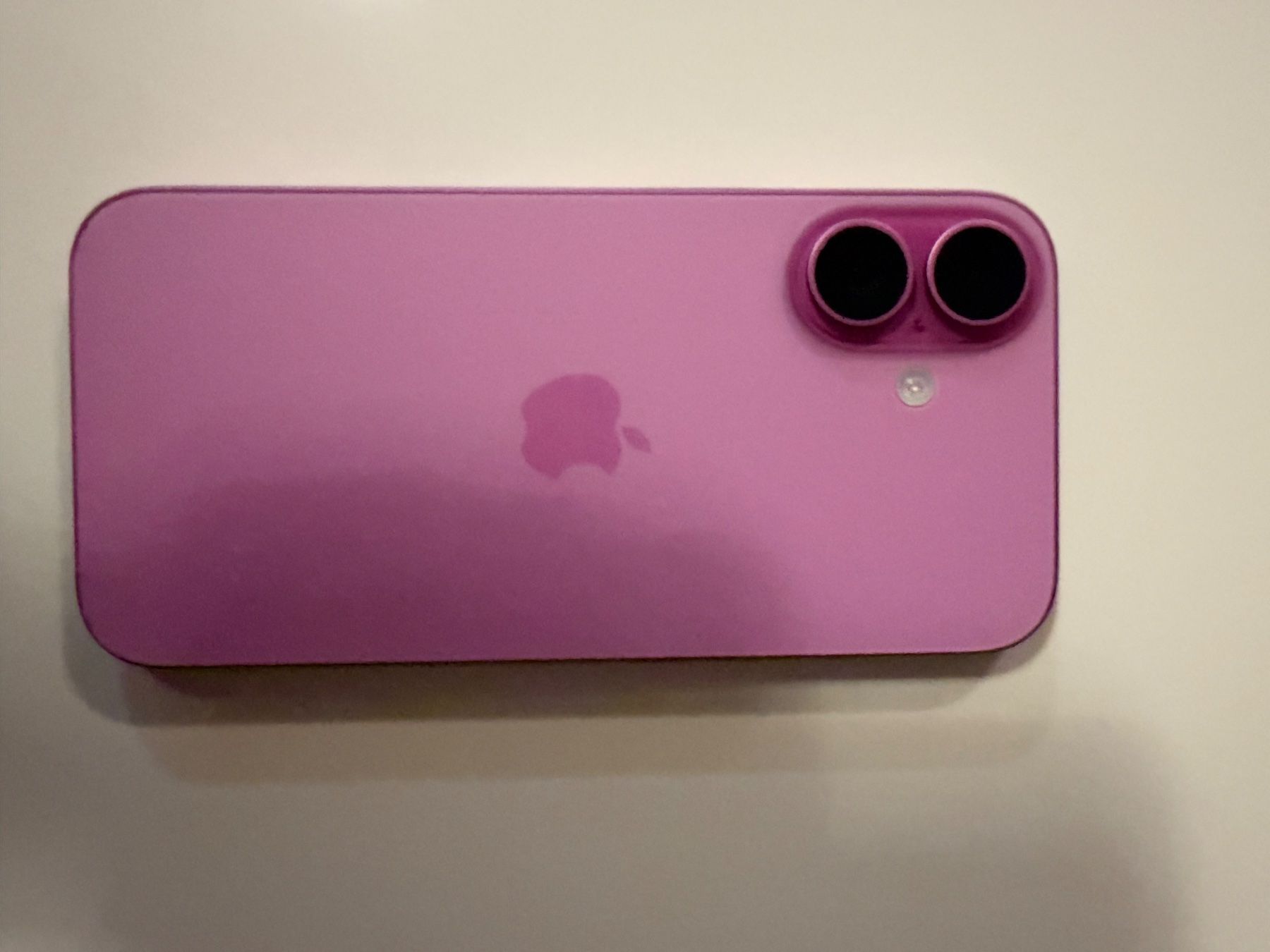 Apple Portables: iPhone 16 256 GB – D'occasion à Yverdon-les-Bains par nil_5mj8 1