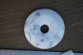 Howlith   Pi  Scheibe      –Edelsteinstube Rausverkauf