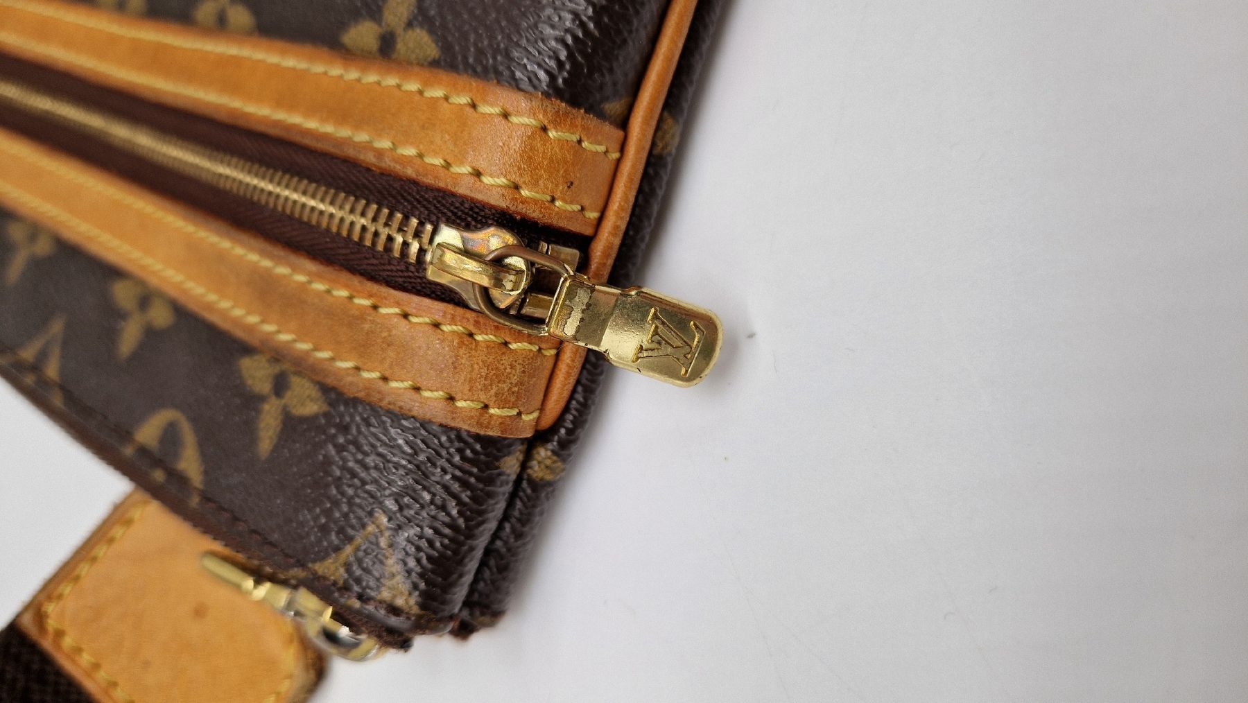 Louis Vuitton Sacs: Louis Vuitton Borsa a tracolla – D'occasion à Corteglia par ila_kz6b 2