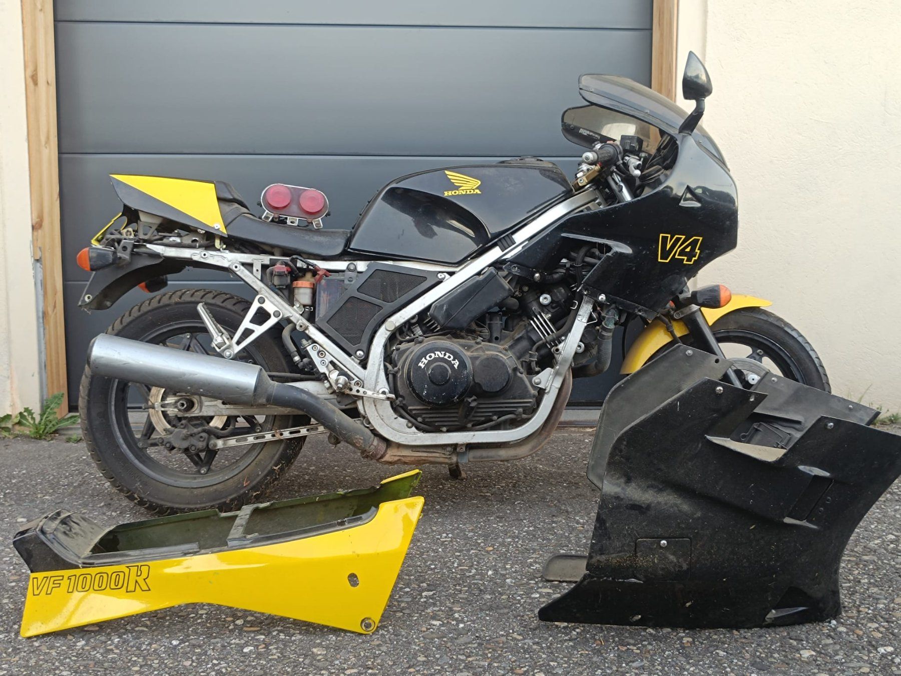 Honda Route: Honda VF 1000 R  1986 – D'occasion à Reitnau par kariah 1