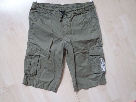Jungs Shorts kurze HOSE  Gr. 164 C&A  khakigrün