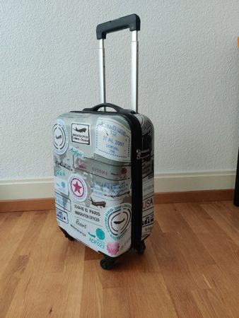 Rollkoffer / Kabinenkoffer mit Reisestempel-Motiv
