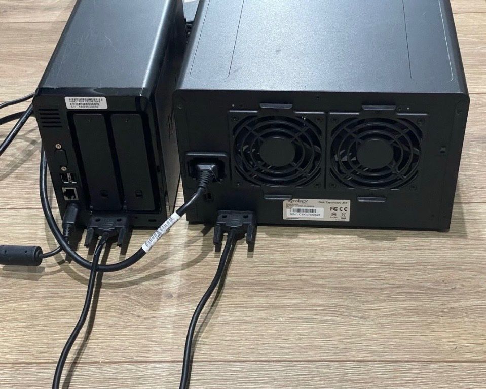 Synology Server: Synology DS710+ NAS mit expansion unit DX513 – Usato da Meiringen venduto da Josua.f 3