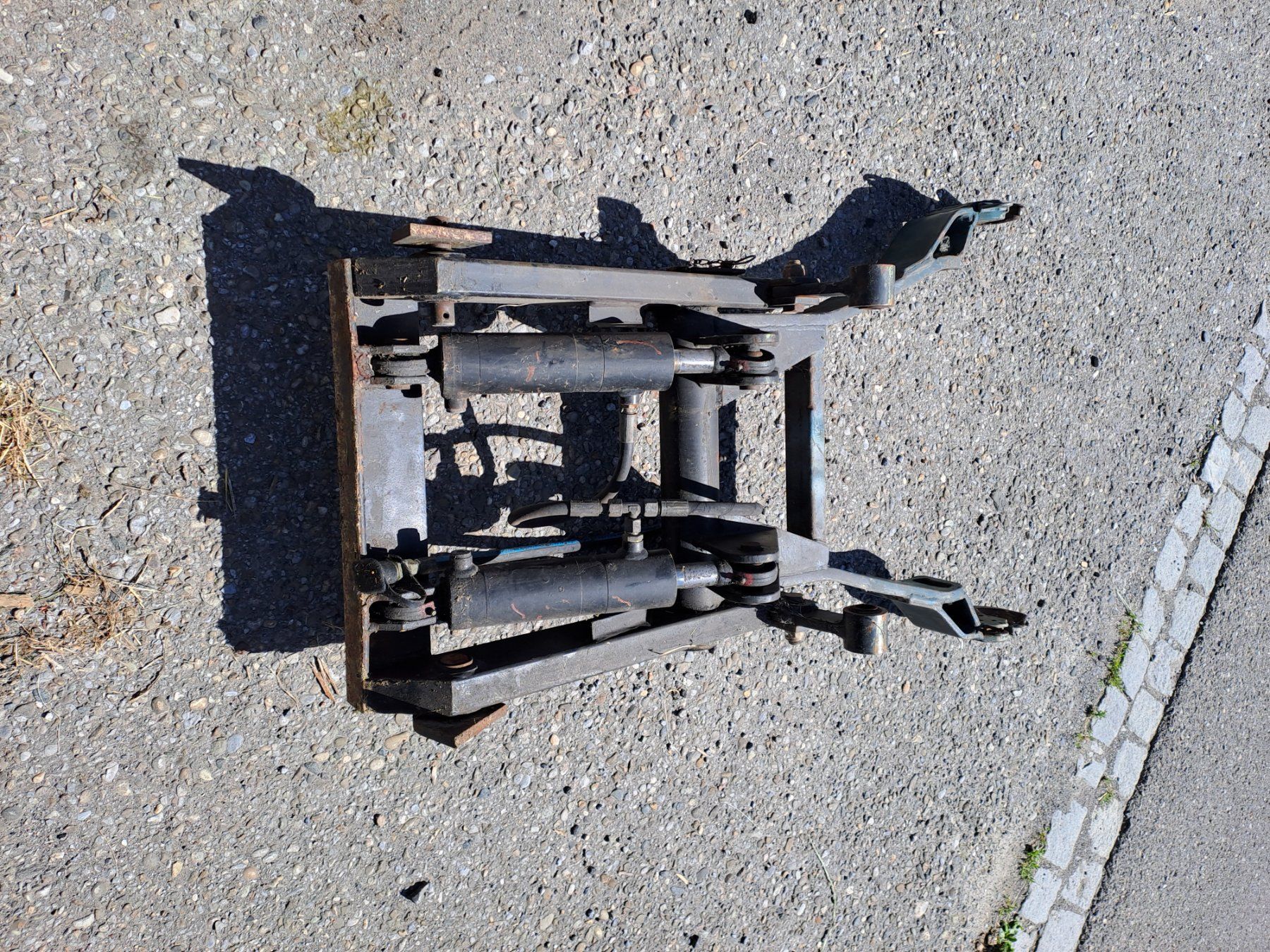 Tracteurs: Fronthydraulik – D'occasion à Wolfertswil par hatz89 1