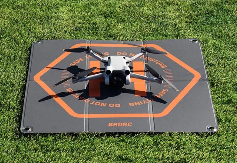 DJI Modellismo RC: Landeplattform 65cm Drohnen  - Plateforme d'atterrissage – Nuovo e nell'imballaggio originale da Bussigny venduto da SHOP-DRONE-UNIVERS