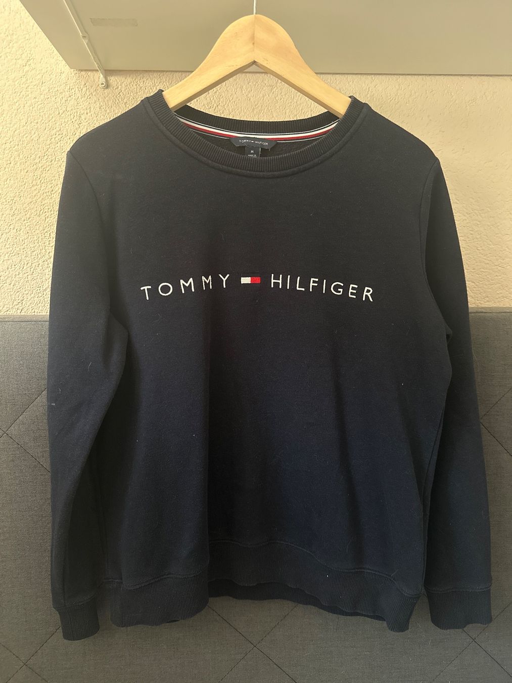Tommy Hilfiger Pullover & Sweatshirts: Tommy Hilfiger Pullover M dunkelblau – Gebraucht aus Biel-Benken BL von doefi26
