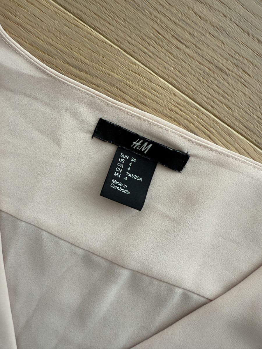 H&M Camicette: H&M Bluse, zartrosa, Grösse 34 – Difettoso da Richterswil venduto da KAYLEIGH_77 1