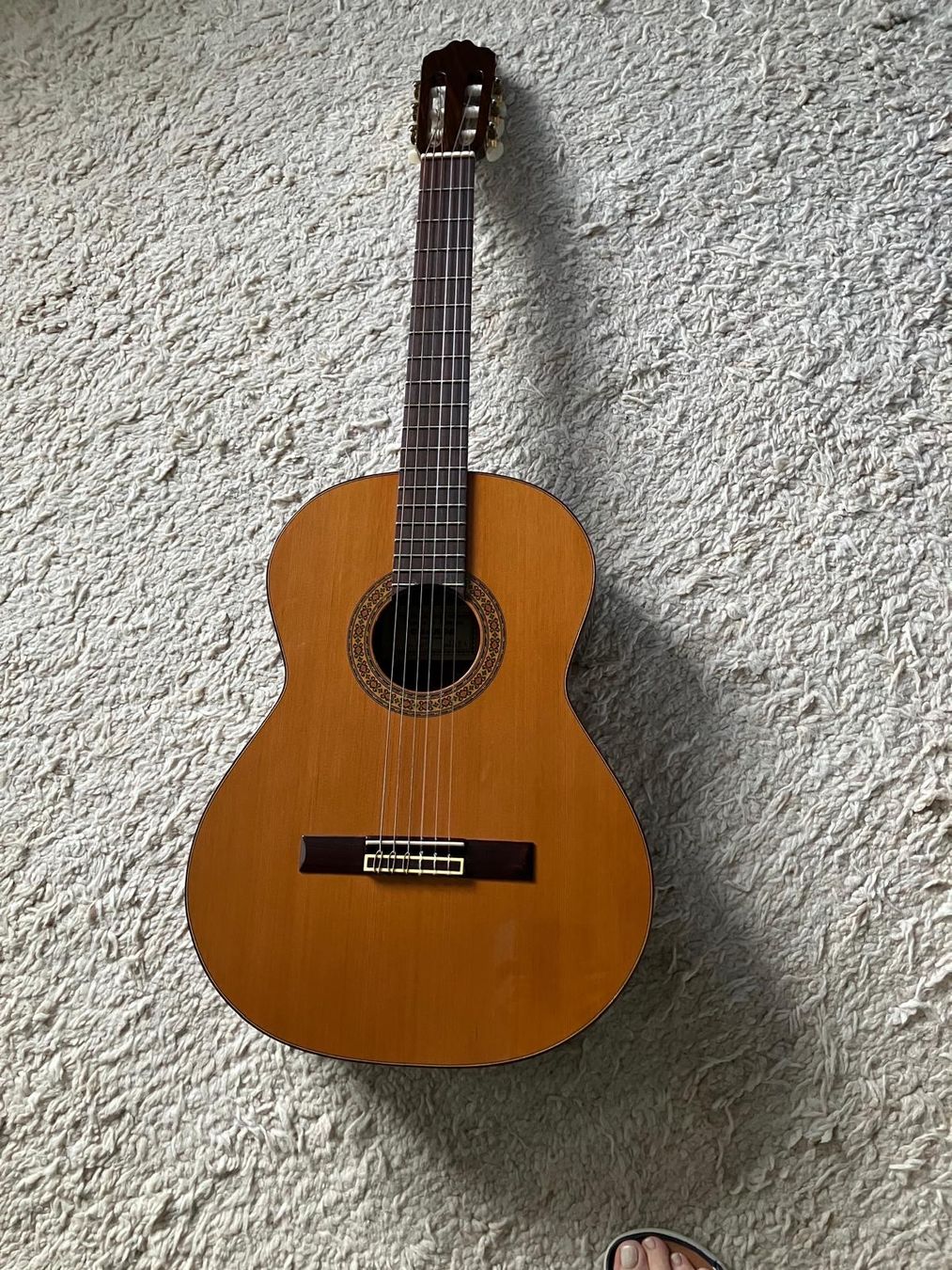 Instruments de musique: Gitarre Cuenca Model 40P mit Lederetui – D'occasion à Nidau par Cozybuying 1