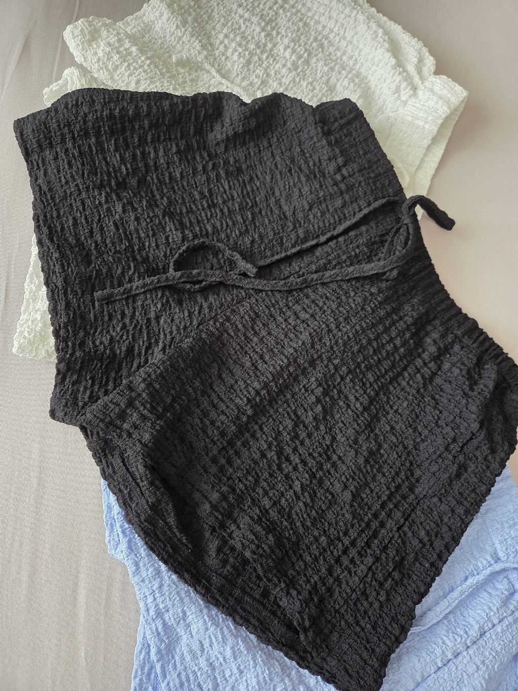 Lotti di vestiti: Kurze Hosen 3er Set Grösse S – Nuovo (secondo la descrizione) da Hittnau venduto da SirKahn 3