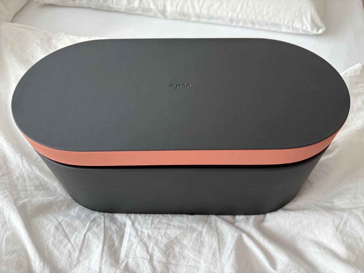 Dyson Sèche-cheveux: Dyson Box co-anda 2x – Neuf (Voir description) à Thun par _Cathy