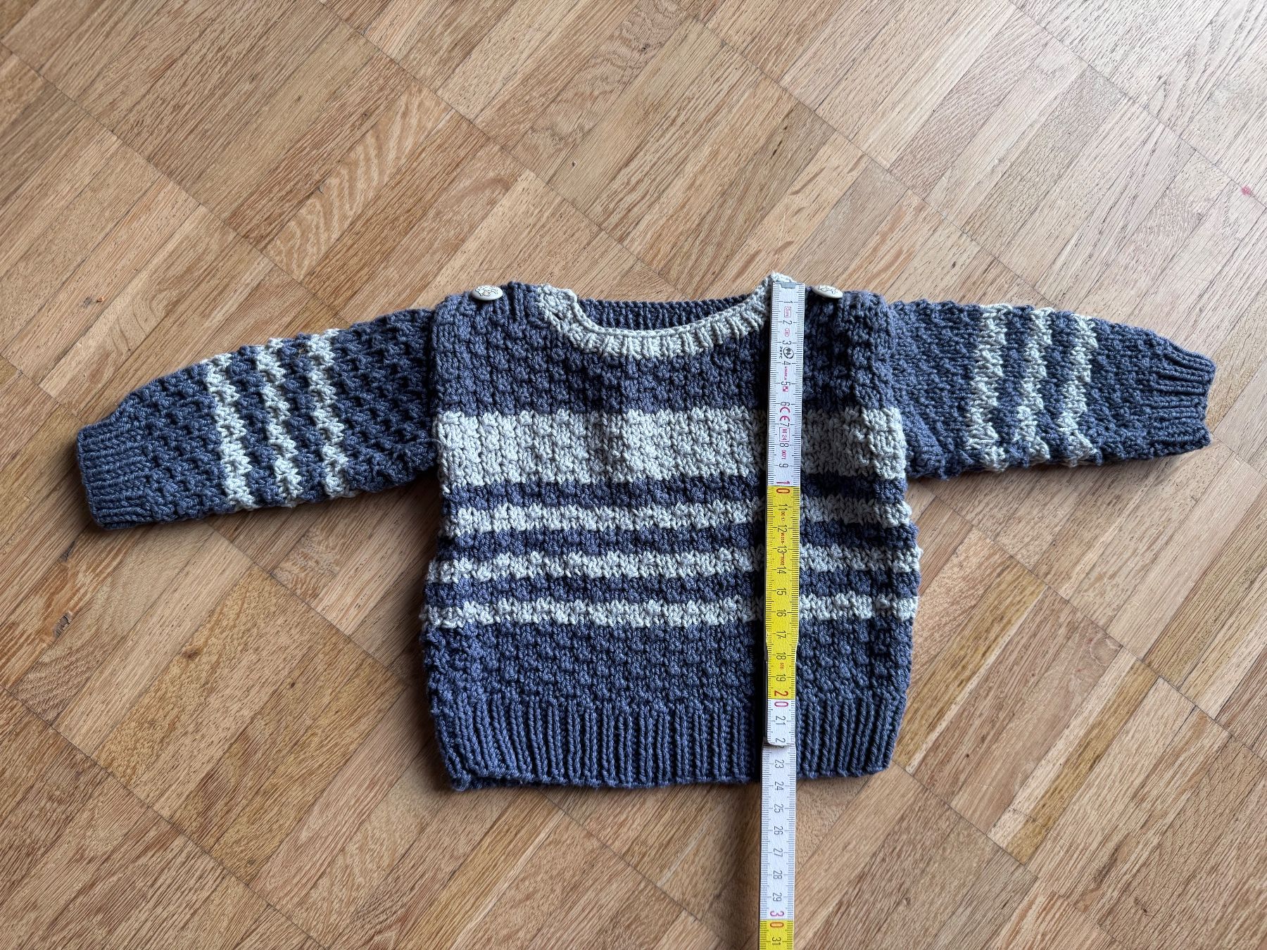 Maglioni & Felpe: Handgestrickter, warmer Baby Pullover, Gr. 62-68, Blau/Grau – Usato da Zürich venduto da mybuybye 3