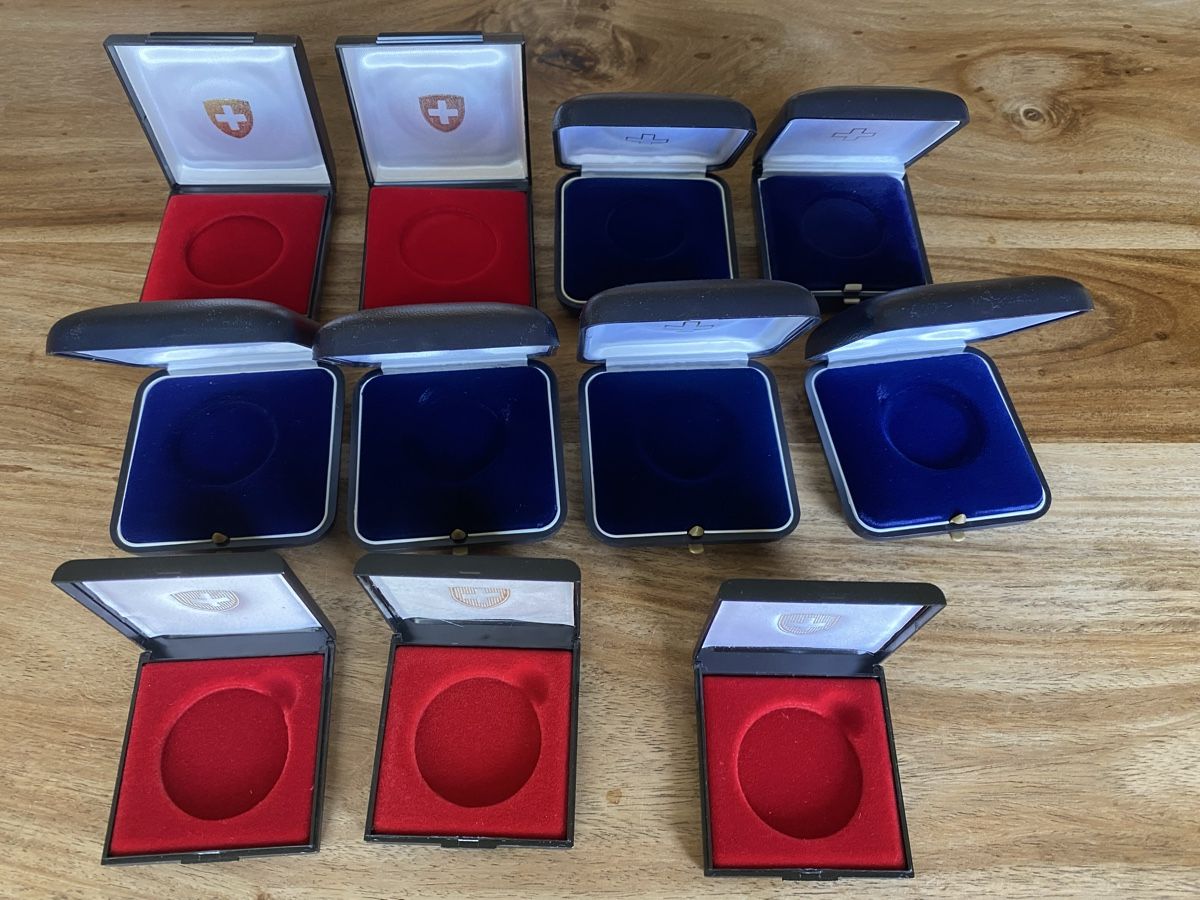 Accessori: 11 Münzen-Etui diverse – Usato da Thörishaus venduto da luc_nsv9 1