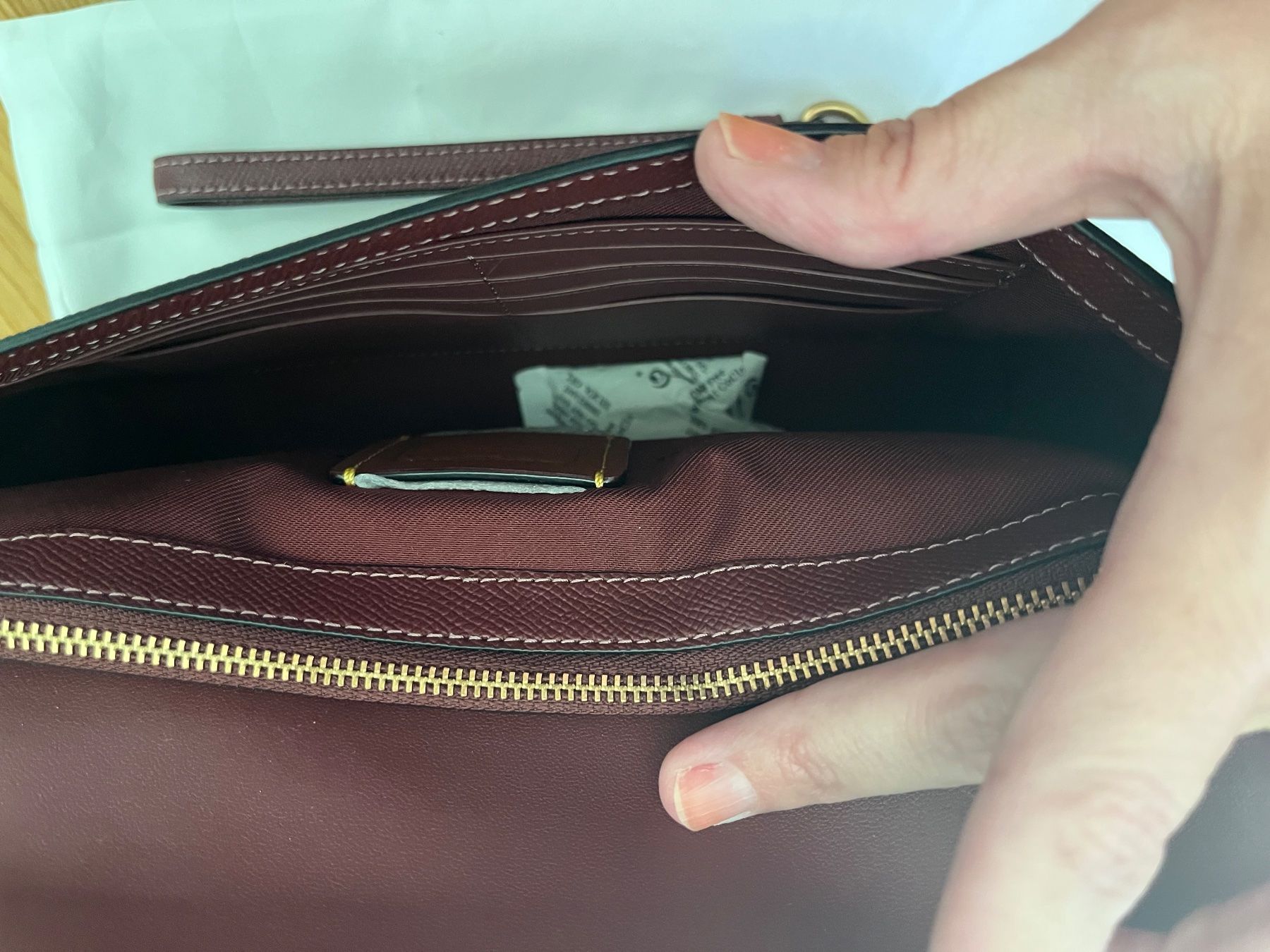 Coach Sacs femmes: Coach Wine leather clutch – Neuf avec emballage d'origine à Reinach BL par pinklemonade 3