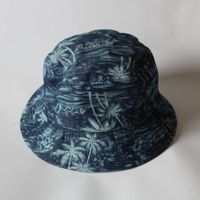 Bucket Hat von We Are V