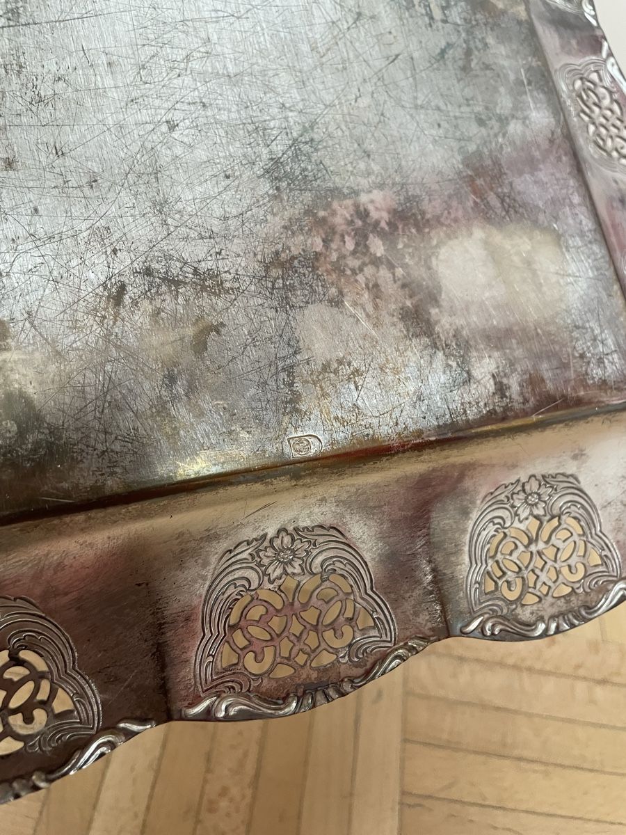 Piatti di portata: Versilbertes Tablett durchbrochener Rand vintage Tray – Usato da Zürich venduto da Vintagewiesel 7