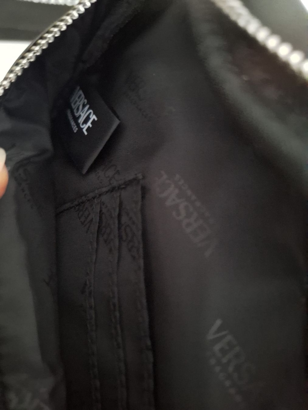 Versace Taschen für Damen: Versace Tasche – Neu und originalverpackt aus Mumpf von SwissDi 4