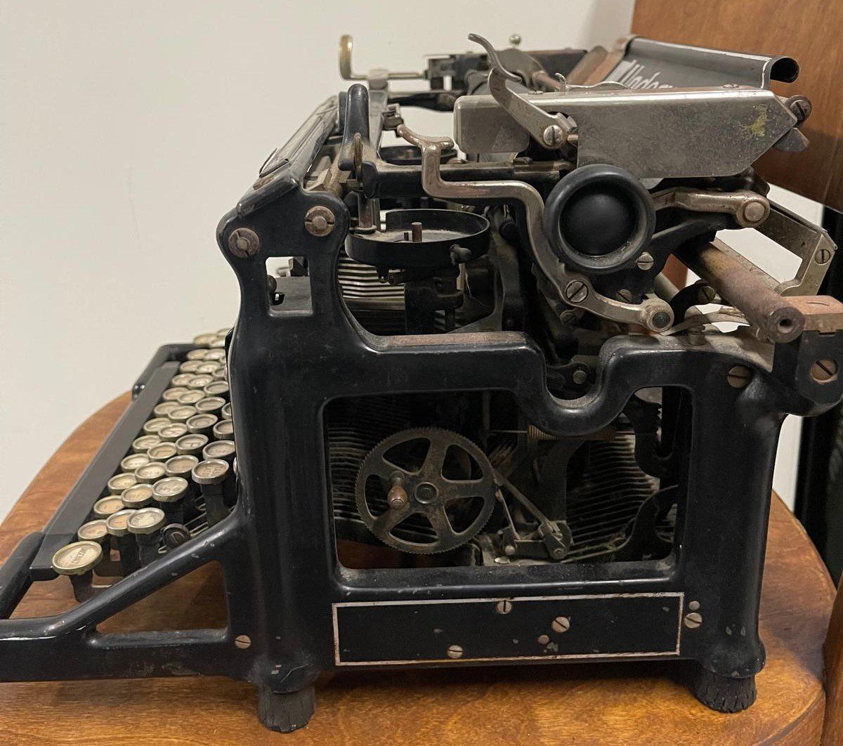 Macchine da scrivere: Machine à écrire Underwood vintage – Usato da Thalwil venduto da Smotha 3