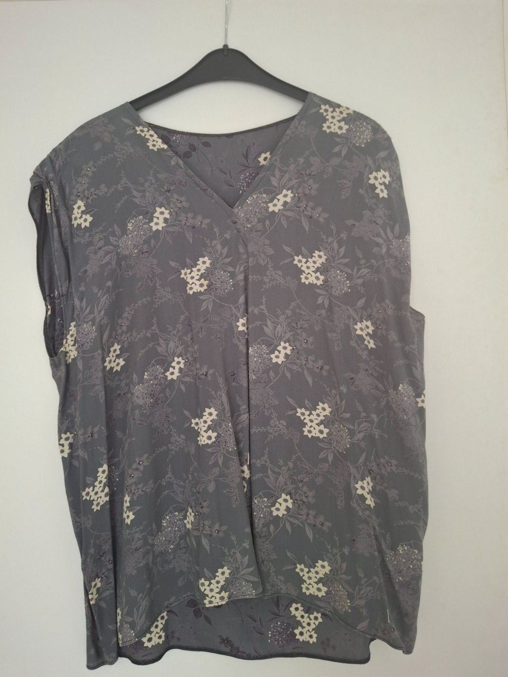 Camicette: Chice Bluse mit Blumenmuster, Grosse Grössen – Nuovo (secondo la descrizione) da WALTERSWIL SO venduto da thb_ybm8