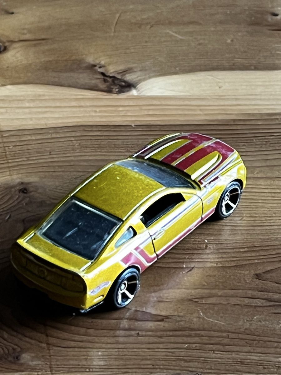 Hot Wheels Modellini d'auto: Ford Mustang GT Coupé 2010 – Usato da Basel venduto da EdiEberle 1