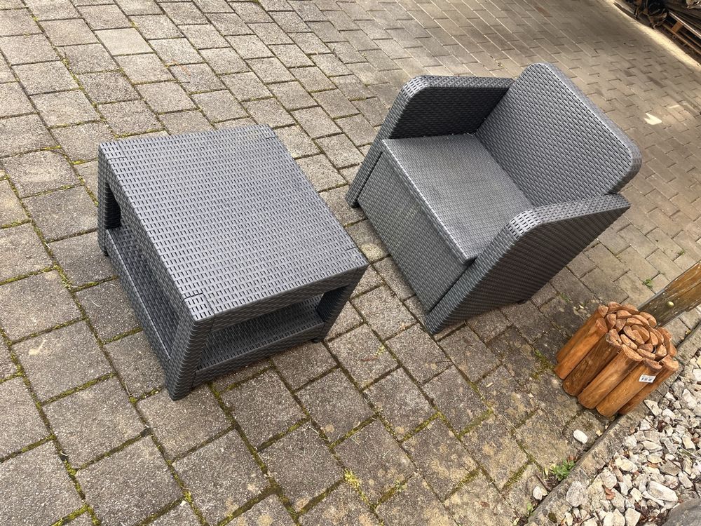 Rattan Kunststoff Gartenmöbel 2 Stühle und ein Tisch Kaufen auf Ricardo