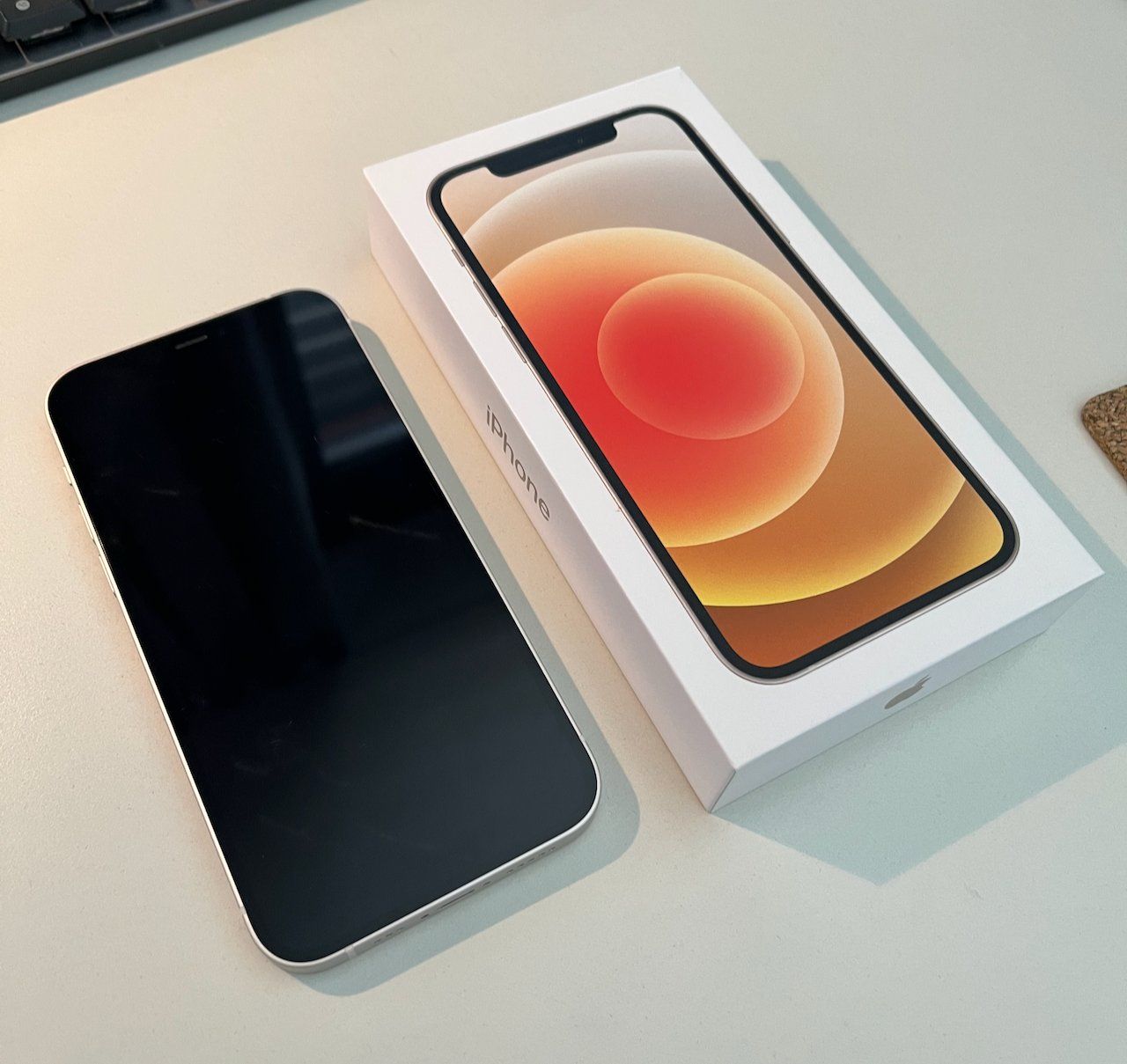 Apple Telefoni cellulari / Smartphones: iPhone 12 White 64GB – Usato da Wädenswil venduto da quattromic