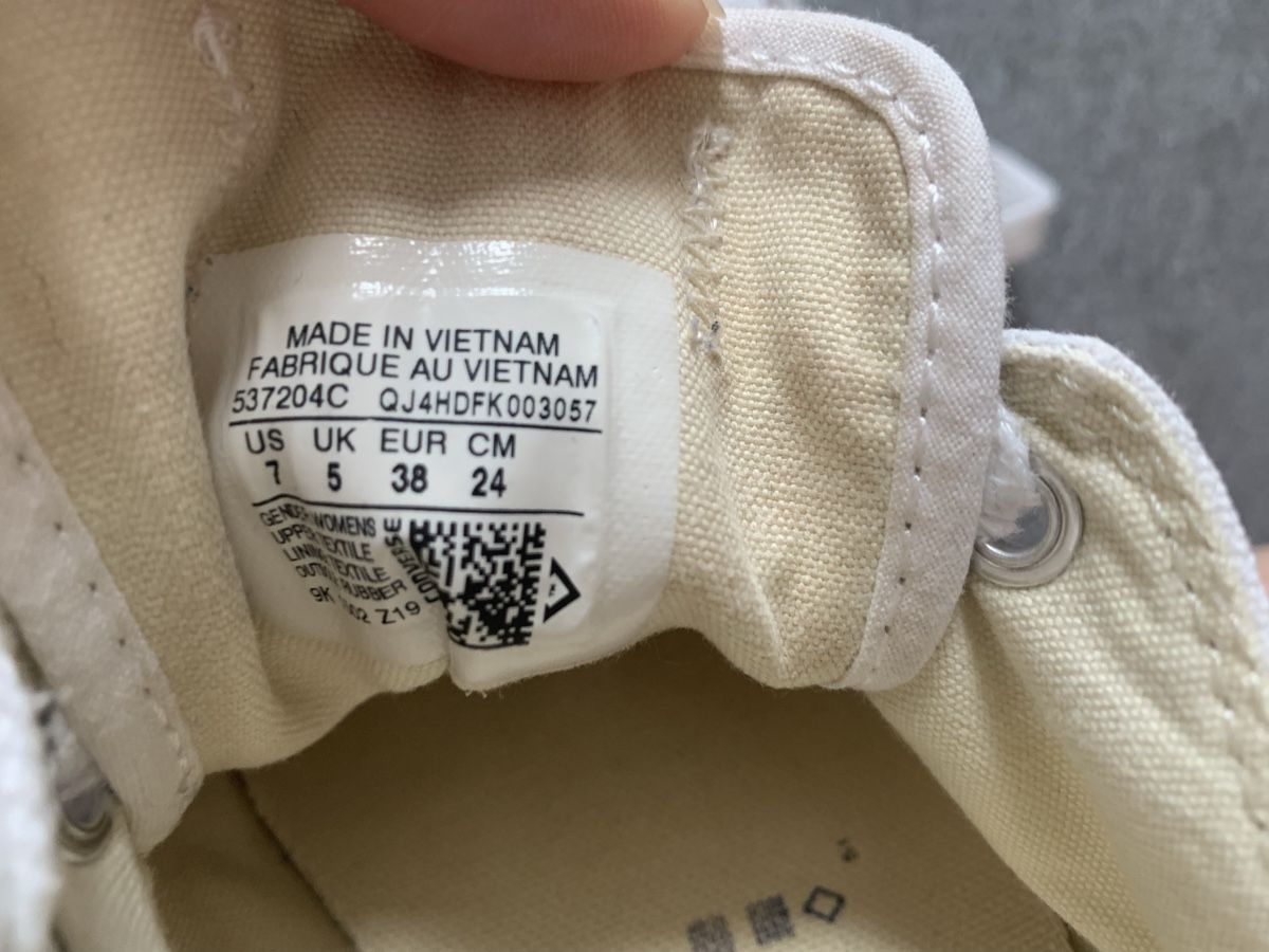 Converse Scarpe da donna: Converse Chucks / Sneakers tief, Gr. 38 – Usato da Einsiedeln venduto da important__ 2