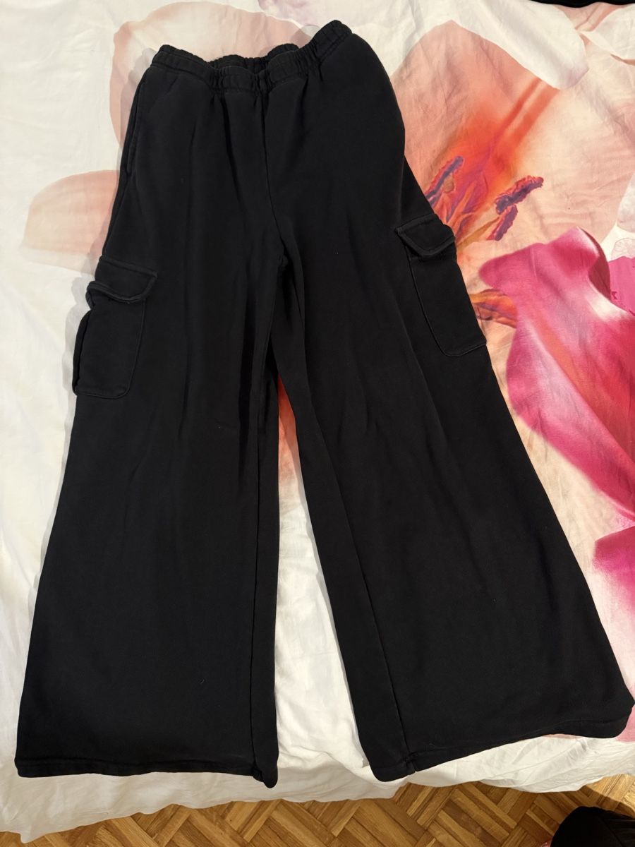 Hosen: Pantalon cargo noir Urban Classics – Gebraucht aus Tolochenaz von izz_7vdk