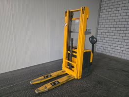 Stapler Jungheinrich EJC 214 Batterie 2023 Hub 290cm
