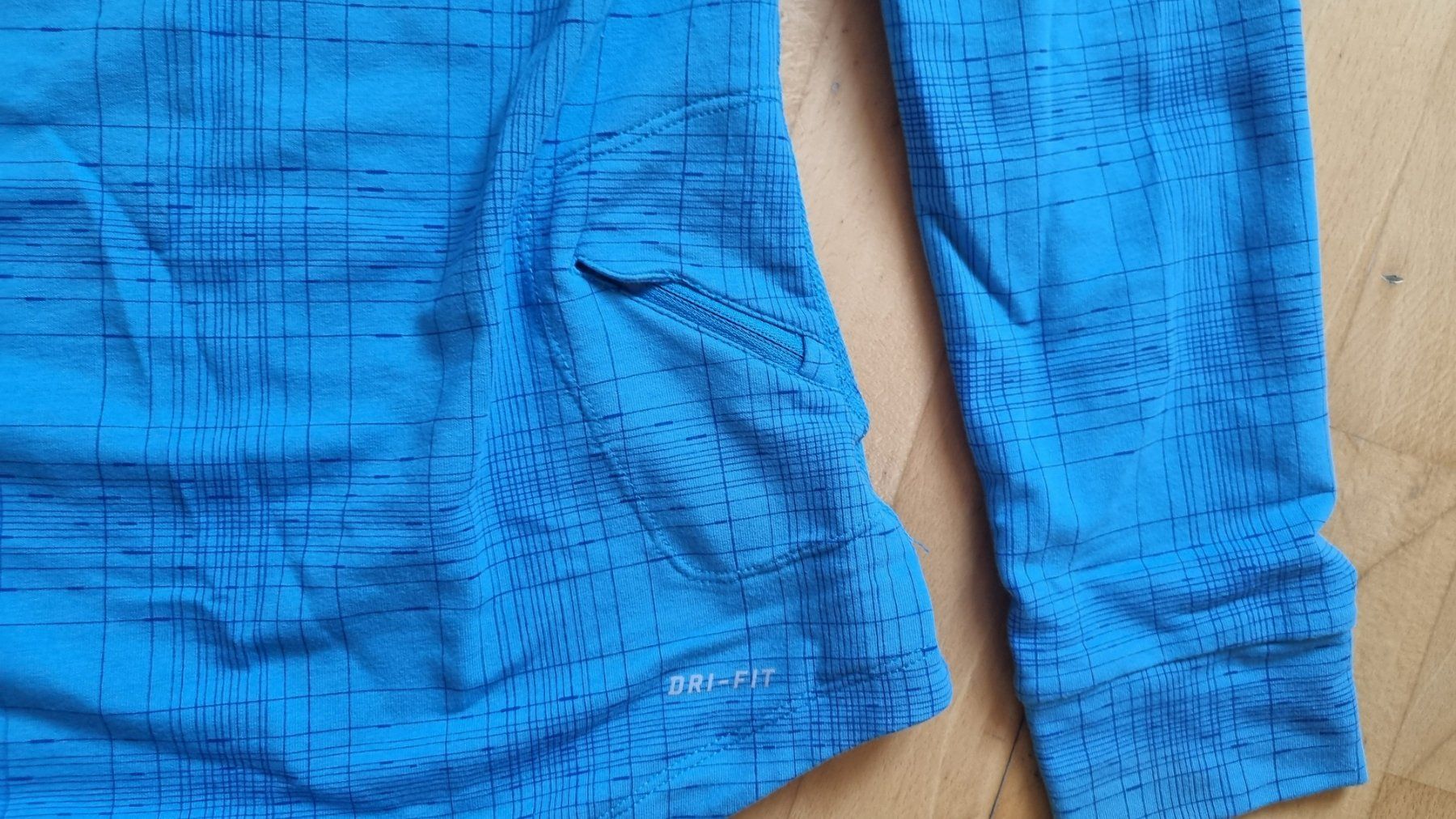 Nike Pullover & Sweatshirts: Nike Damen Lauf-Pullover mit Kapuze, Grösse L, gebraucht – Gebraucht aus Wohlen AG von stephanieAG 6