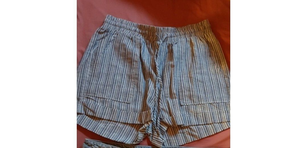 Pantaloni: Schöne gestreifte Sommershorts – Usato da Bubendorf venduto da ang_b829