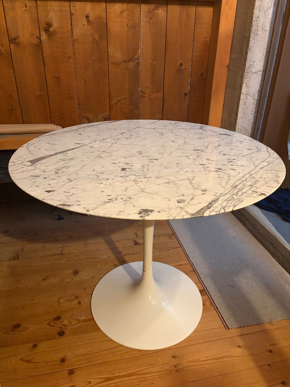 Tulip Tavoli: Tulip Table Marble – Usato da Hinwil venduto da hel_j5zq