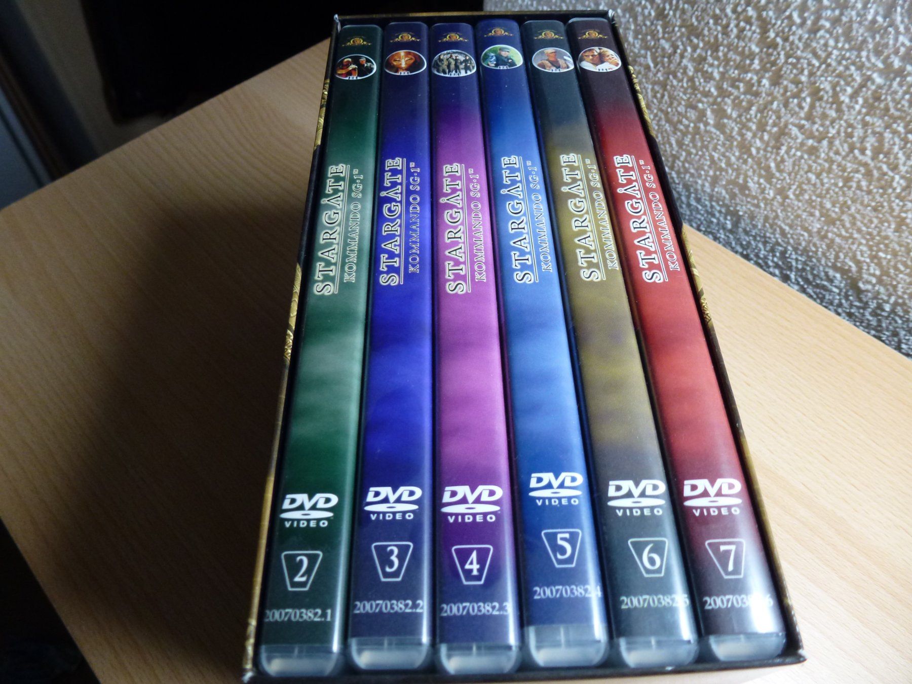 Tutti i DVDs: Stargate Staffel 2 (6DVD) – Usato da Hombrechtikon venduto da Maloev17 2