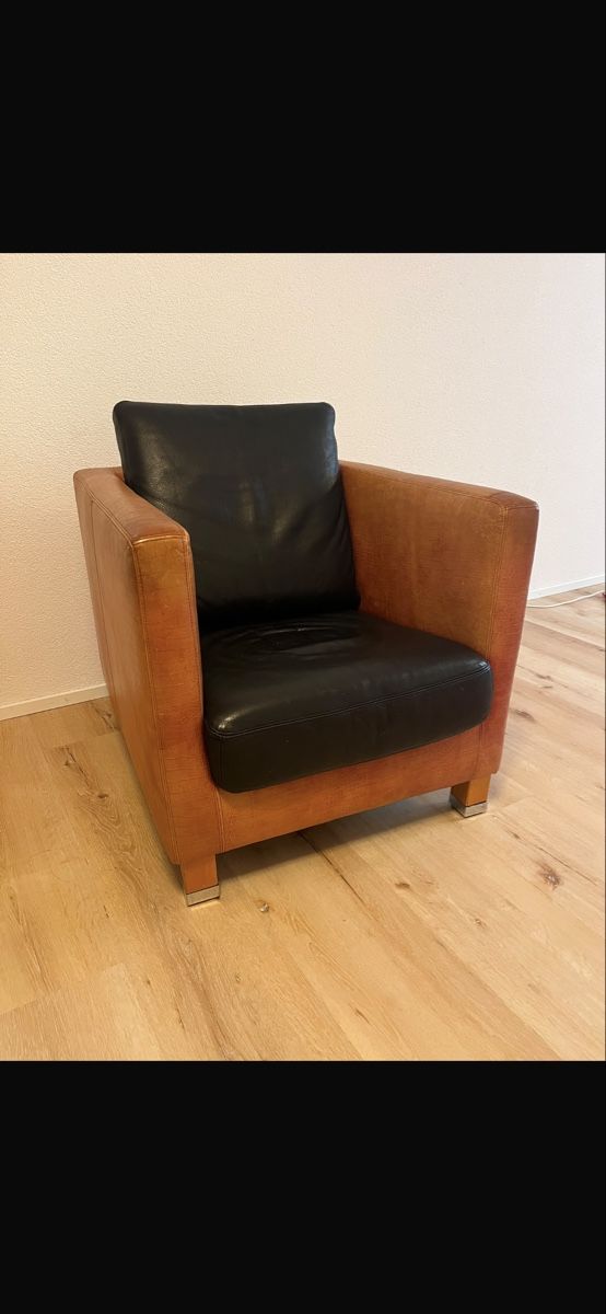 Fauteuils: Sessel Leder braun/schwarz mit Gebrauchsspuren – D'occasion à Hochdorf par amlafy