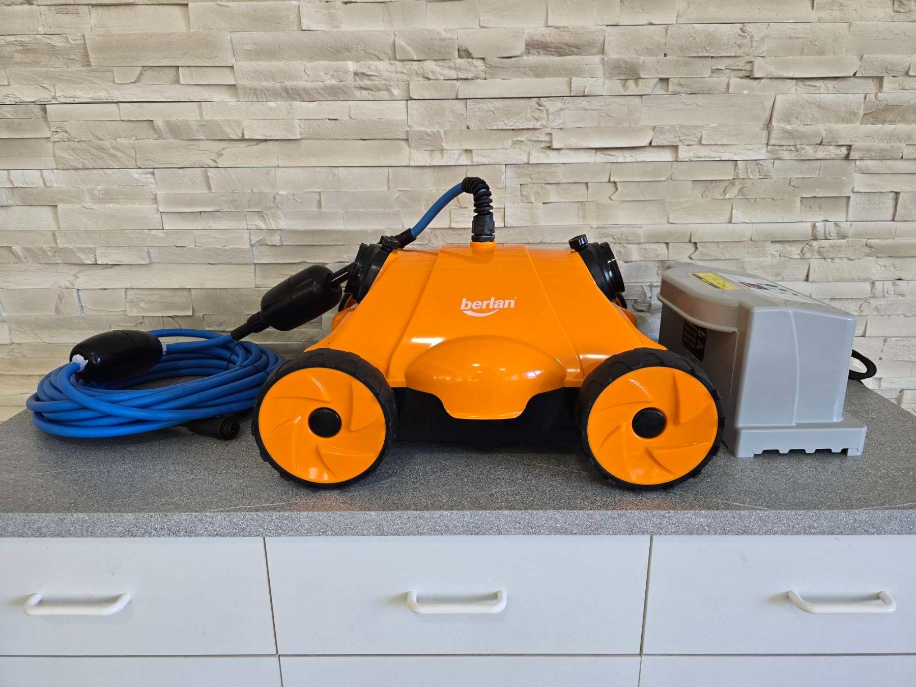 Accessori per Piscine: Automatischer Poolroboter 2Programme Poolsauger Poolreiniger – Nuovo (secondo la descrizione) da Baar venduto da Werkzeugzentrum 1