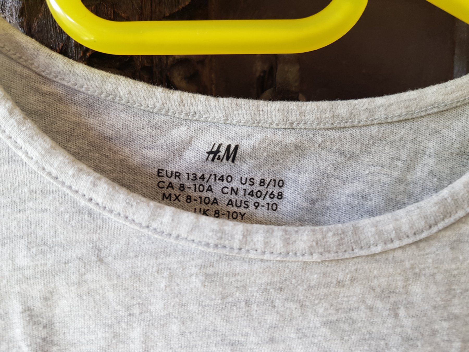 H&M Camicette, T-shirt & Top: MÄDCHEN T-SHIRT – Usato da Root venduto da LifestyleAccessoires 1
