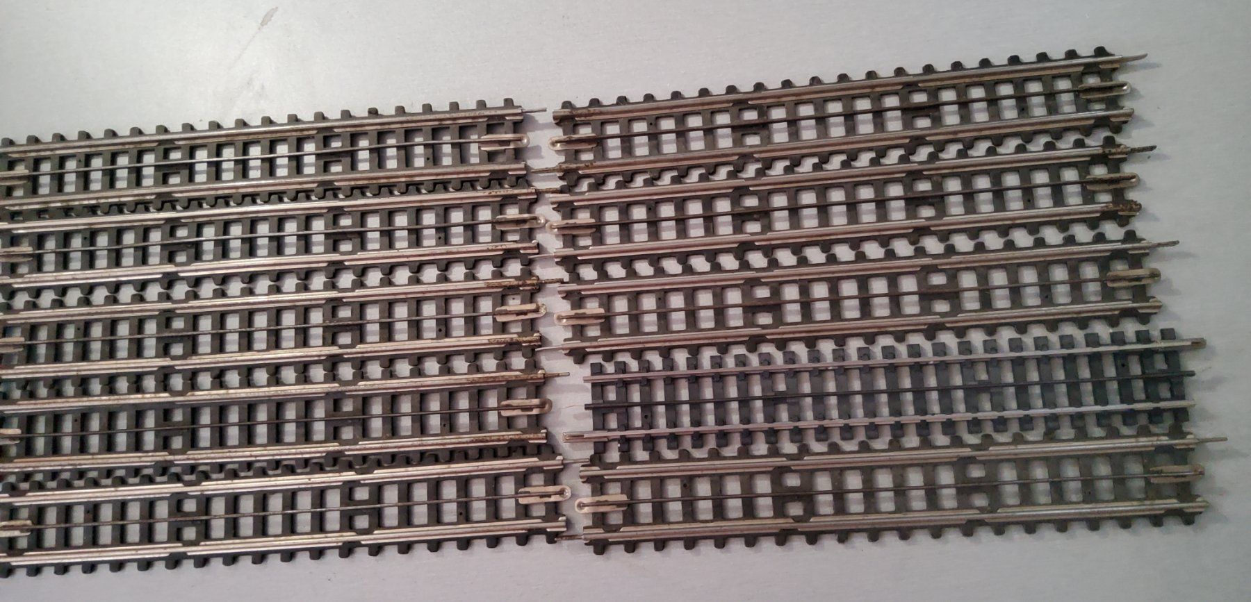 Trix Modelleisenbahnen: 10 Gleise TRIX EXPRESS H0 – Gebraucht aus Grüningen von VENOM59