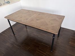  4 Stühle schwarz Metall neuwertig und Tisch Holz Metall neu