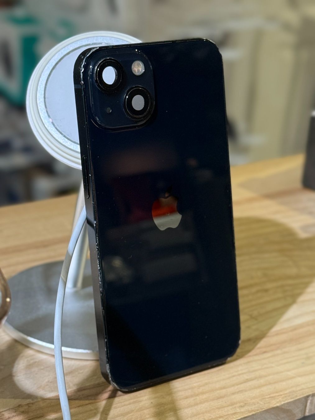 Apple Telefoni cellulari / Smartphones: Châssis Complet iPhone 13 - Connecteur de Charge + Batterie – Usato da Morges venduto da DA-repa 1