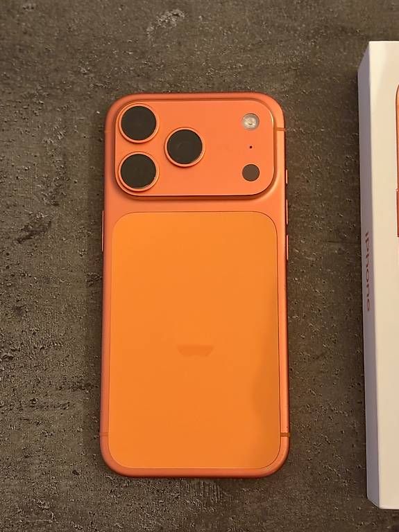 Apple Telefoni cellulari / Smartphones: Apple iPhone 17 Pro - Cosmic Orange 256GB – Usato da Spreitenbach venduto da Alby_ 2