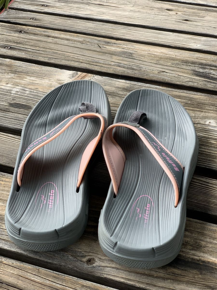 Buffalo Scarpe da donna: Buffalo Zehentrenner Grau/Rosa, Gr. 39 – Usato da Egg b. Zürich venduto da Flummi 2